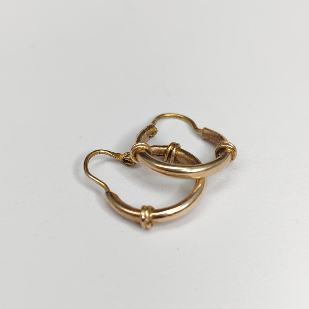 ARETES PAR ORO 8 K 1.4 GRMS (SEMINUEVO)