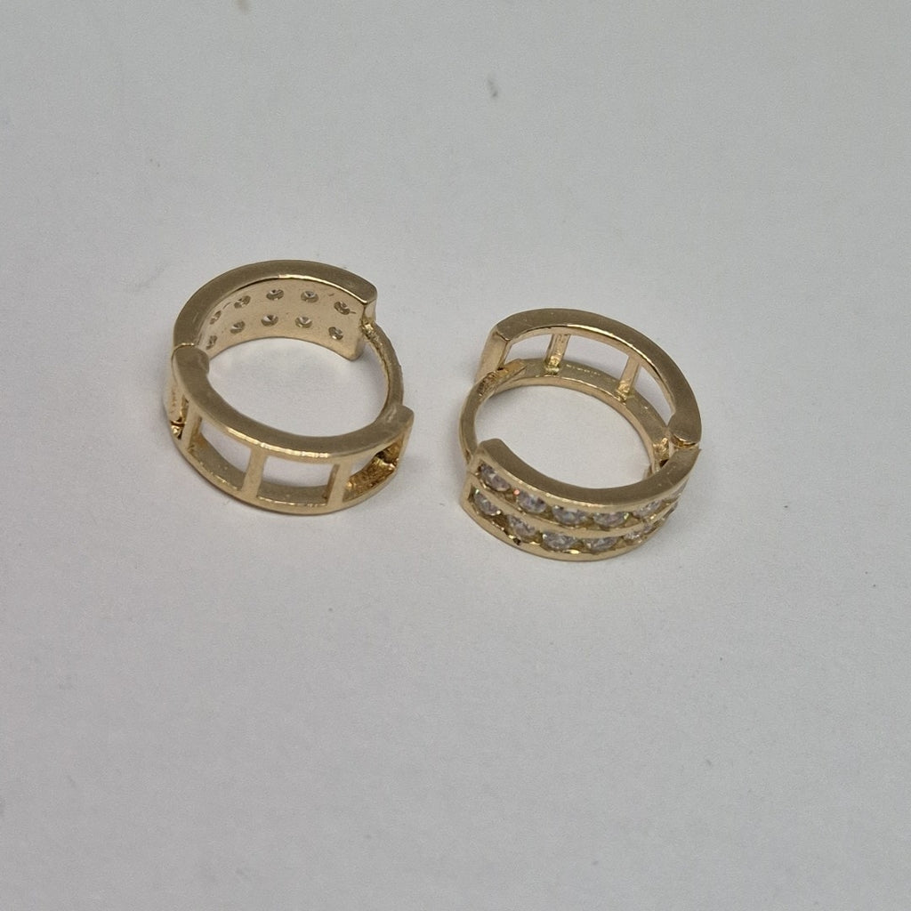 ARETES HUGGIES C CIRCONIAS 14K 1.7 GR (NUEVO)