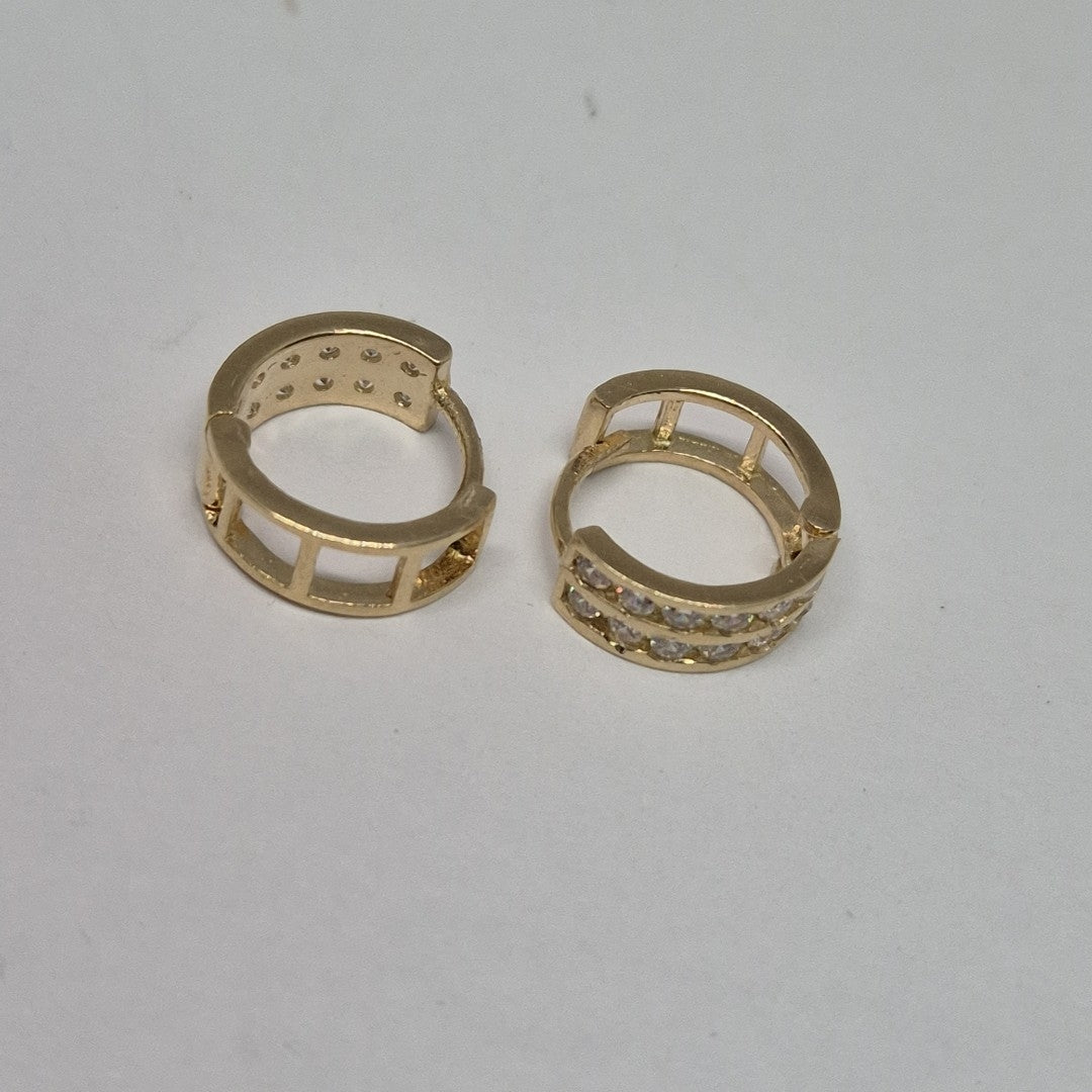 ARETES HUGGIES C CIRCONIAS 14K 1.7 GR (NUEVO)