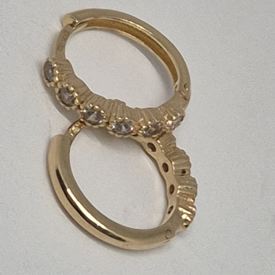 ARETES HUGGIES C CIRCONIAS 14K 2.1 GR (NUEVO)