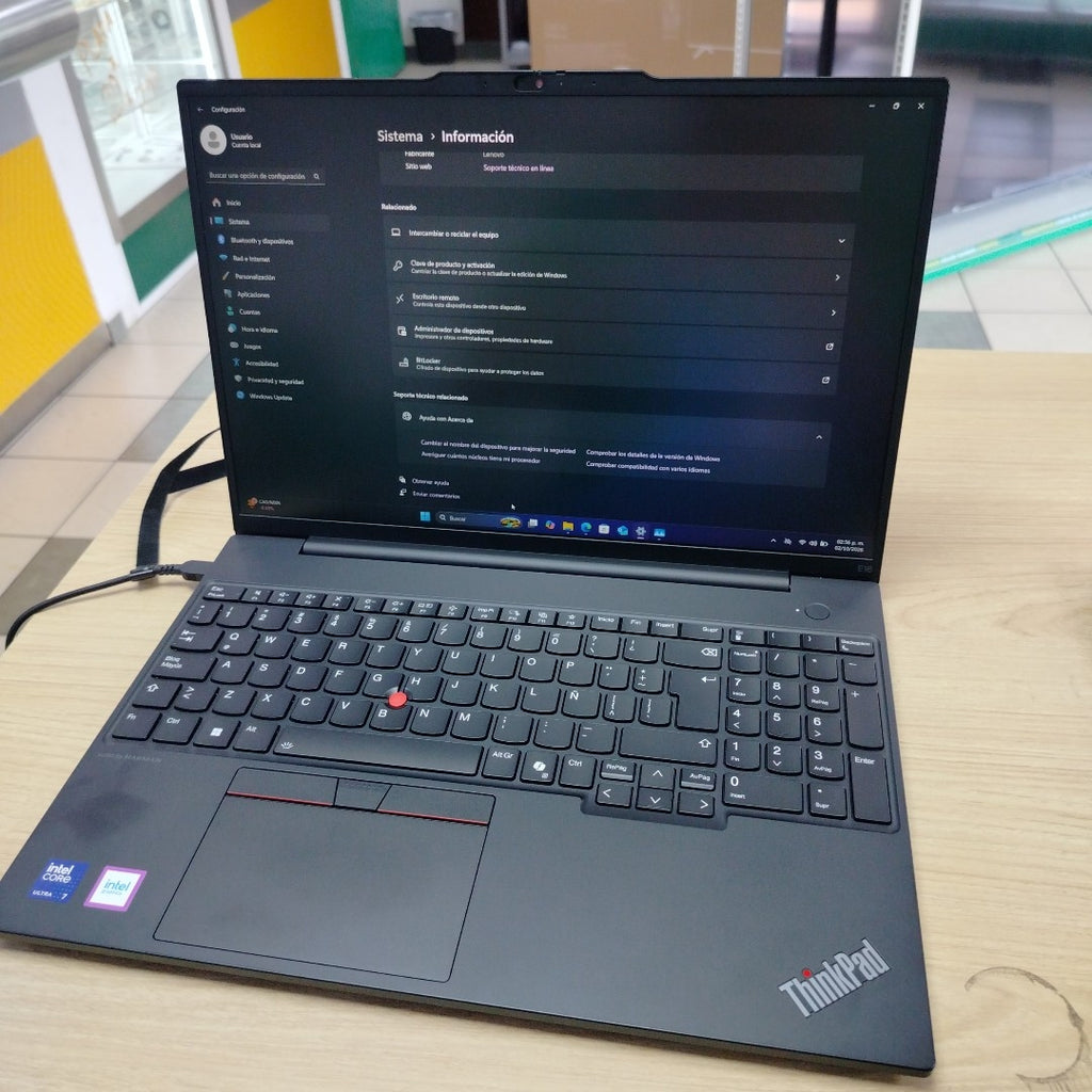 LAPTOP LENOVO THINKPAD E16 GEN 2 (2024) 1 TB SSD 16 GB RAM (SEMINUEVO)