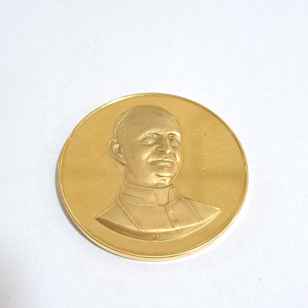MEDALLA CONMEMORATIVA ORO 18 K 42 GRMS (SEMINUEVO)