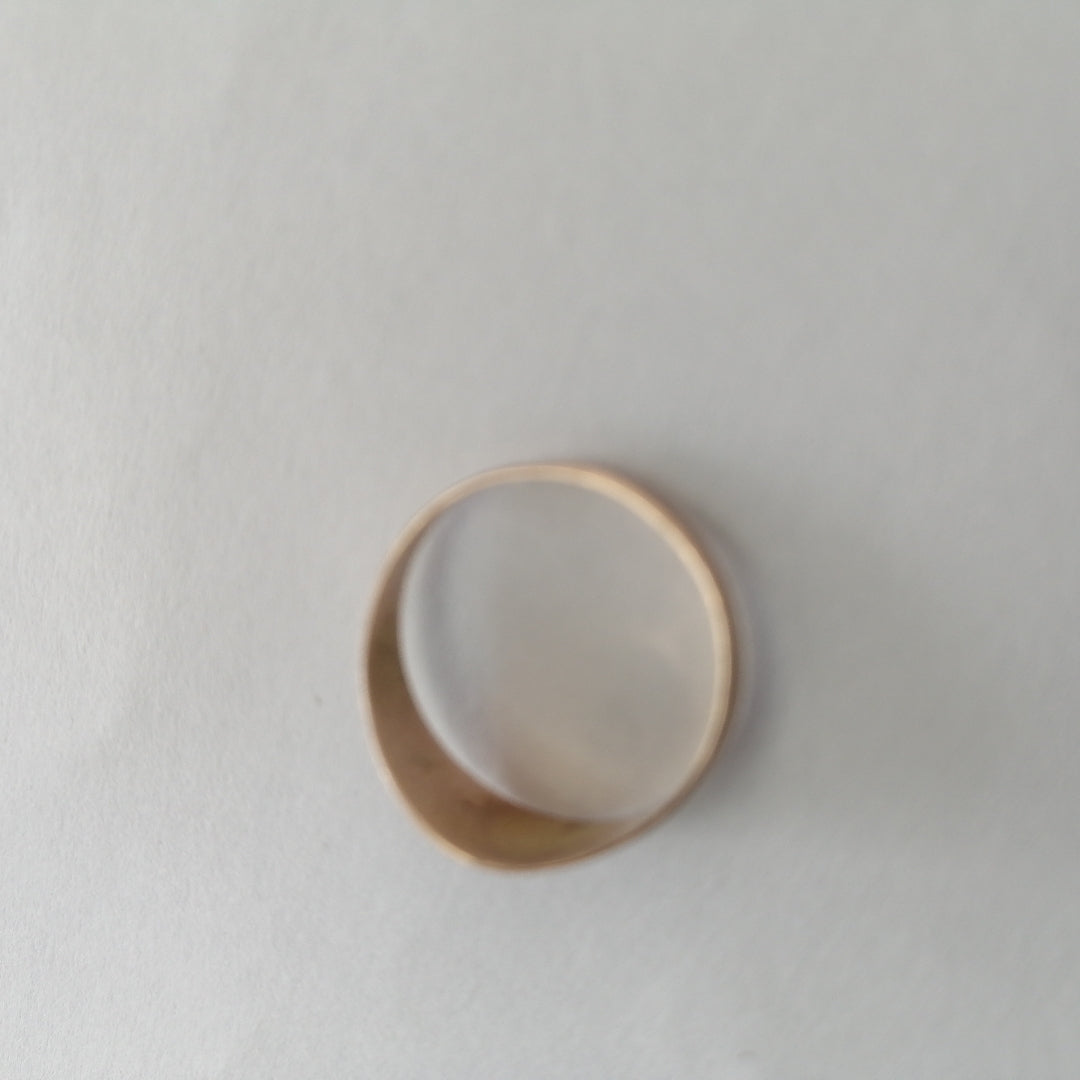 ANILLO DE GRADUACIÓN ORO 8 K 0.9 GRMS (SEMINUEVO)