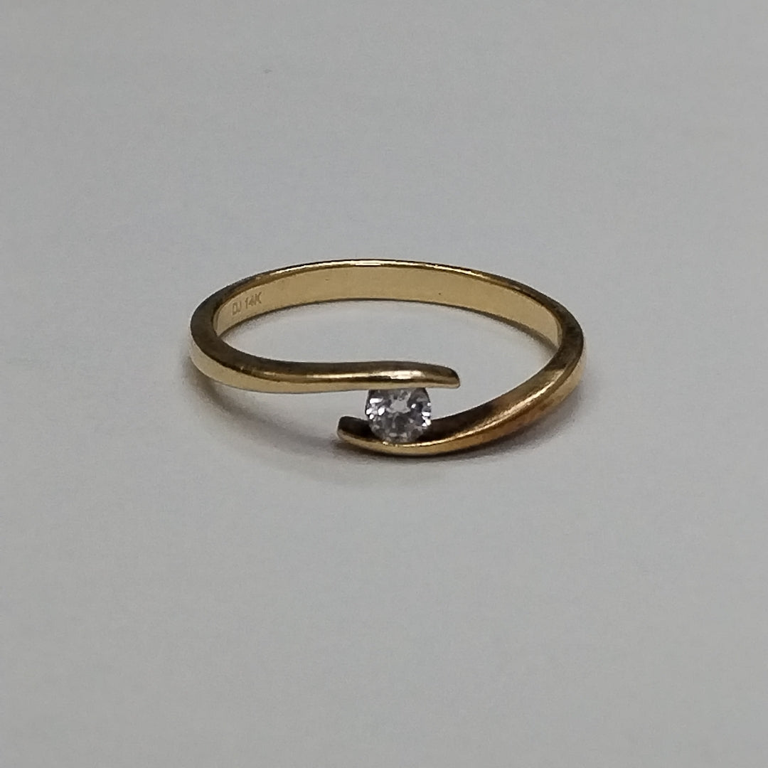 SOLITARIO ORO 14 K 1.7 GRMS (SEMINUEVO)