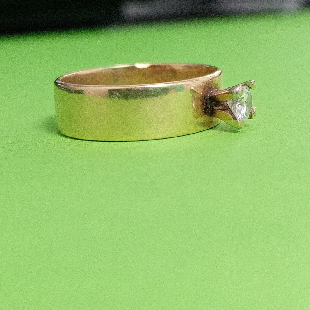 SOLITARIO ORO 14 K 4.4 GRMS (SEMINUEVO)