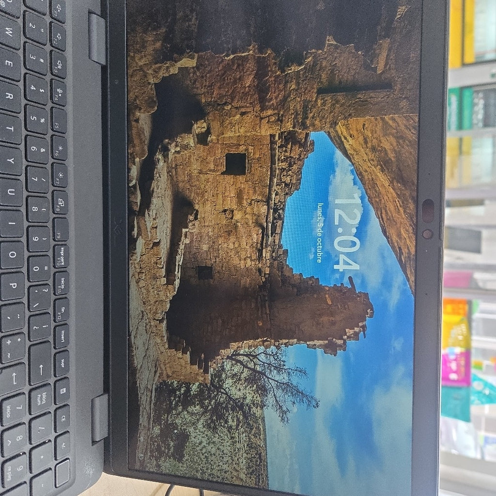 LAPTOP DELL LATITUDE 3540 (2024) 512 GB SSD 16 GB RAM (SEMINUEVO)