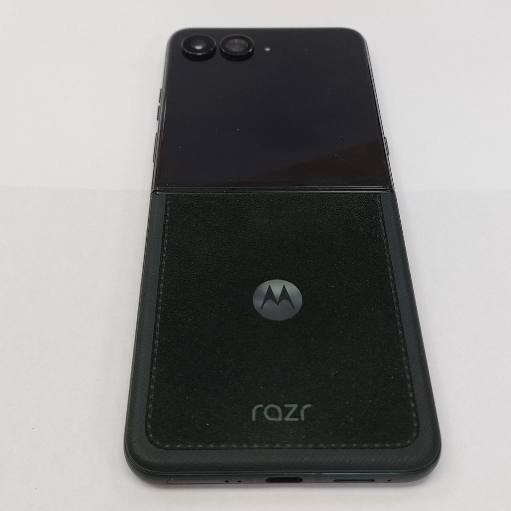 CELULAR MOTOROLA MOTO RAZR 60 ULTRA XT2551-6 (2025) 1 TB 16 GB RAM (SEMINUEVO)