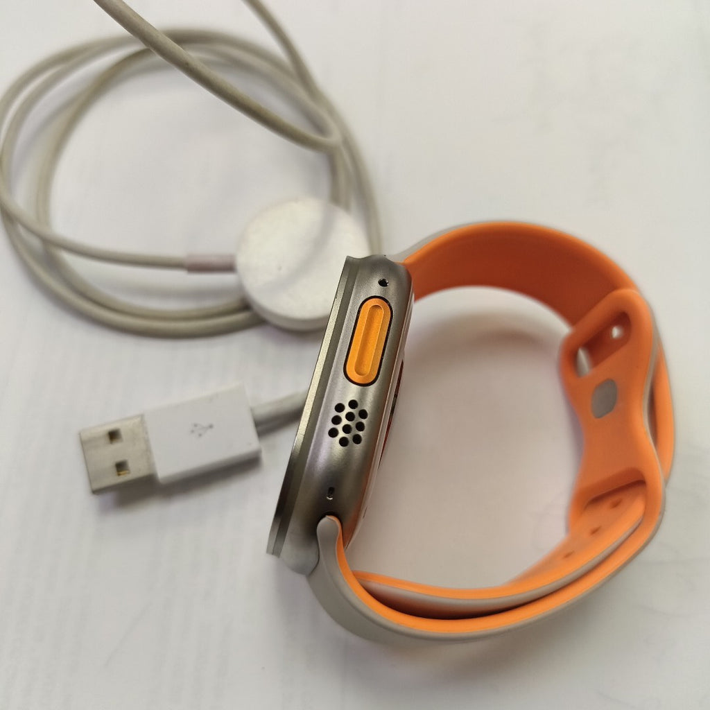SMARTWATCH APPLE ULTRA TITANIO A2622 49 MM GPS + CELULAR (SEMINUEVO)