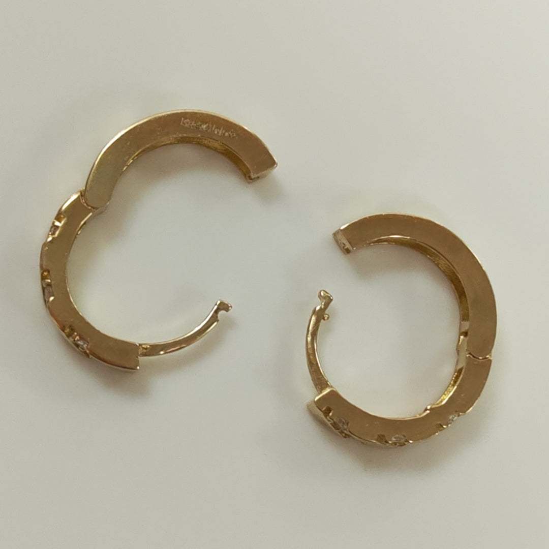ARETES HUGGIES CON CIRCONIAS 14K 2.2 GR (NUEVO)