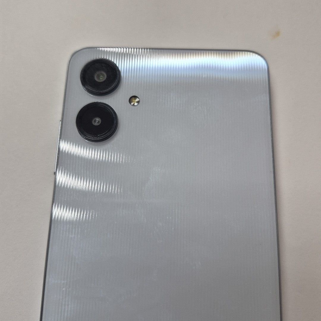 CELULAR SAMSUNG GALAXY A06 SM-A065M (2024) 128 GB 4 GB RAM (SEMINUEVO)