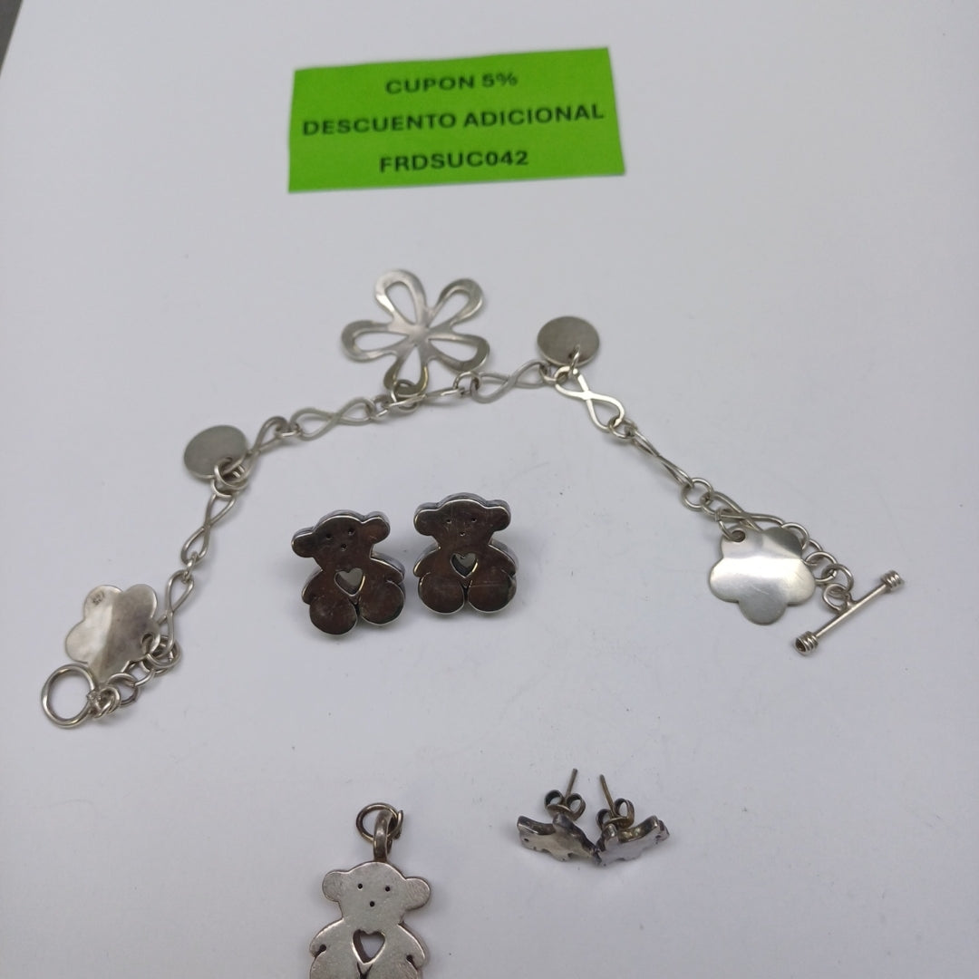 ARETES PAR, DIJE, PULSERA PLATA 19.4 GRMS (SEMINUEVO)