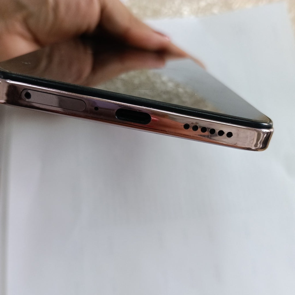 CELULAR VIVO V50 LITE 5G V2440 (2025) 256 GB 12 GB RAM (SEMINUEVO)