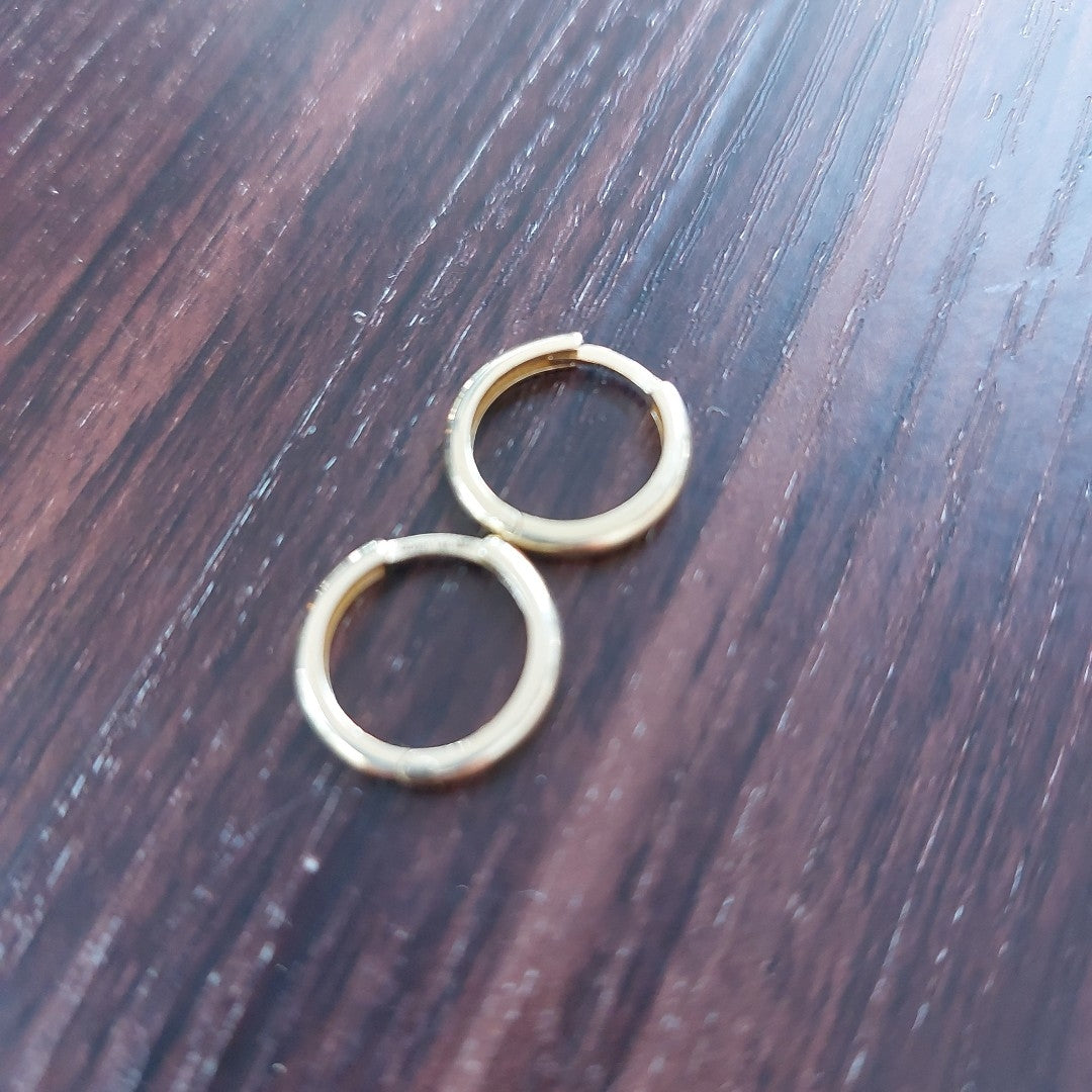 ARETES HUGGIES LISAS 14K 1.5 GR (NUEVO)