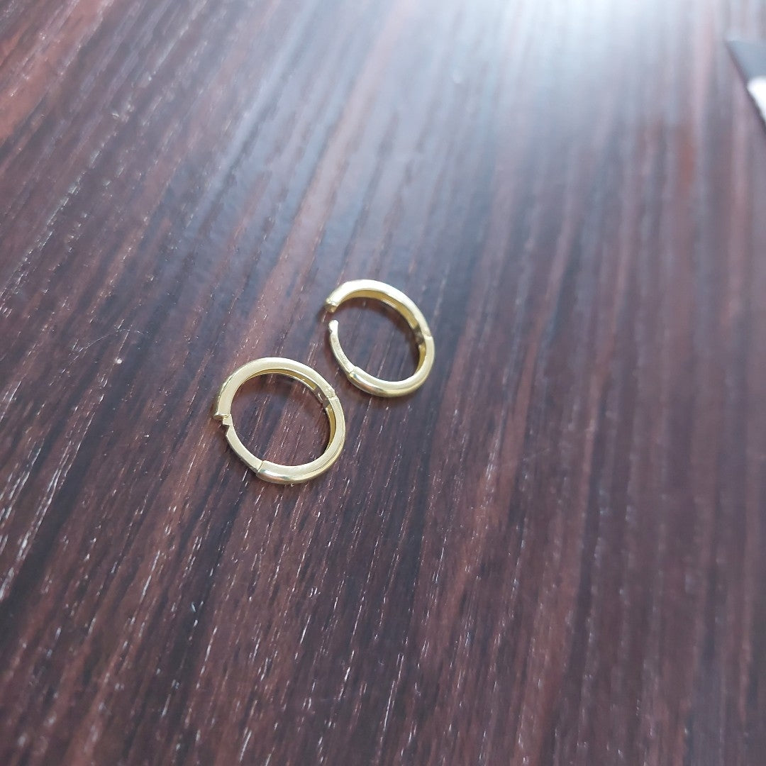 ARETES HUGGIES LISAS 14K 1.5 GR (NUEVO)