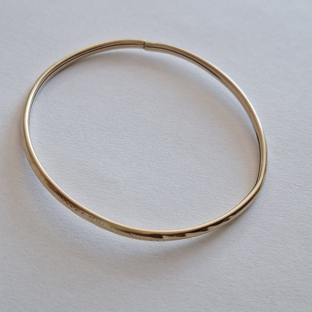 PULSERA RIGIDA ORO 10 K 3.7 GRMS (SEMINUEVO)