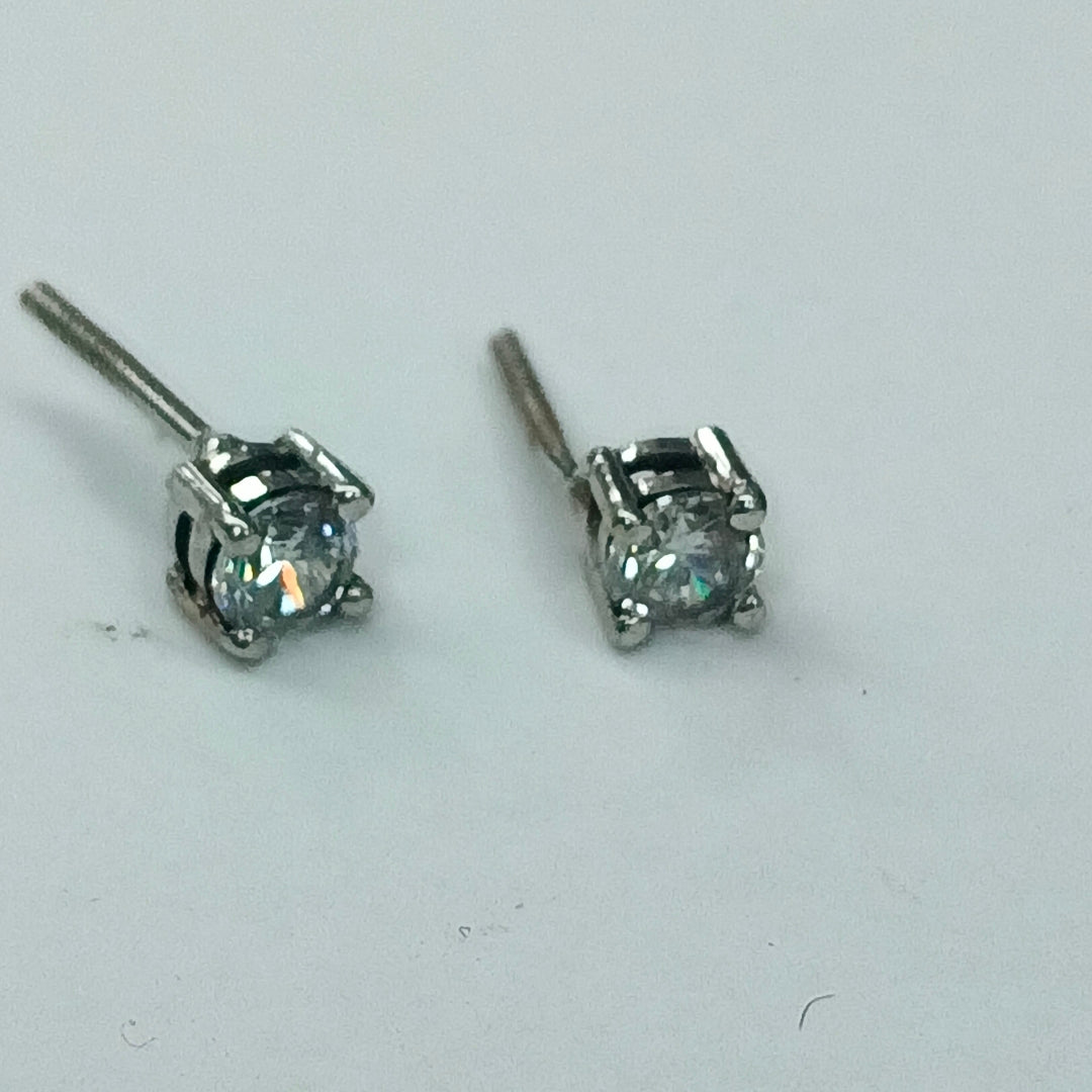 BROQUELES PAR ORO 18 K 1 GRMS (SEMINUEVO)