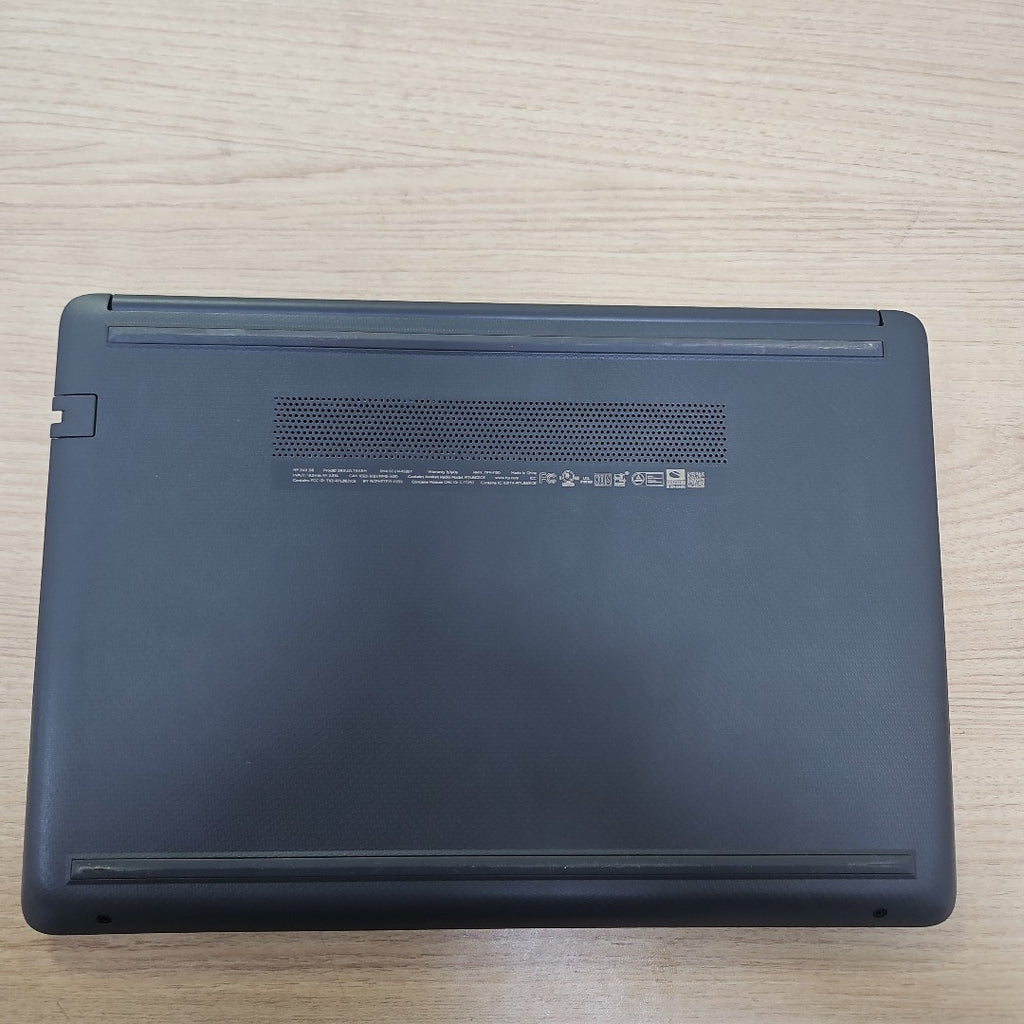 LAPTOP HP 240 G8 (2022) 512 GB SSD 4 GB RAM (SEMINUEVO)