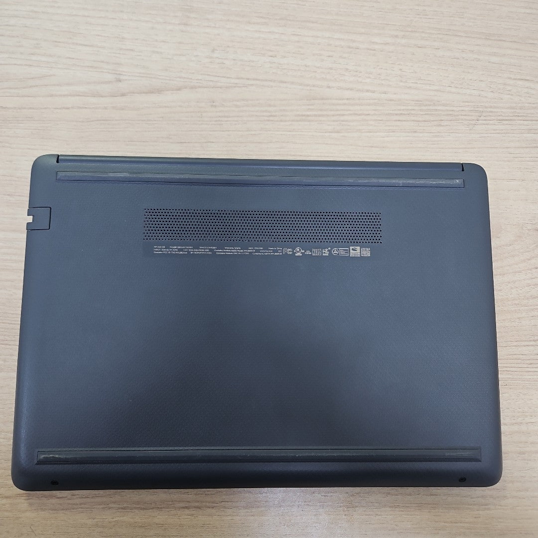 LAPTOP HP 240 G8 (2022) 512 GB SSD 4 GB RAM (SEMINUEVO)