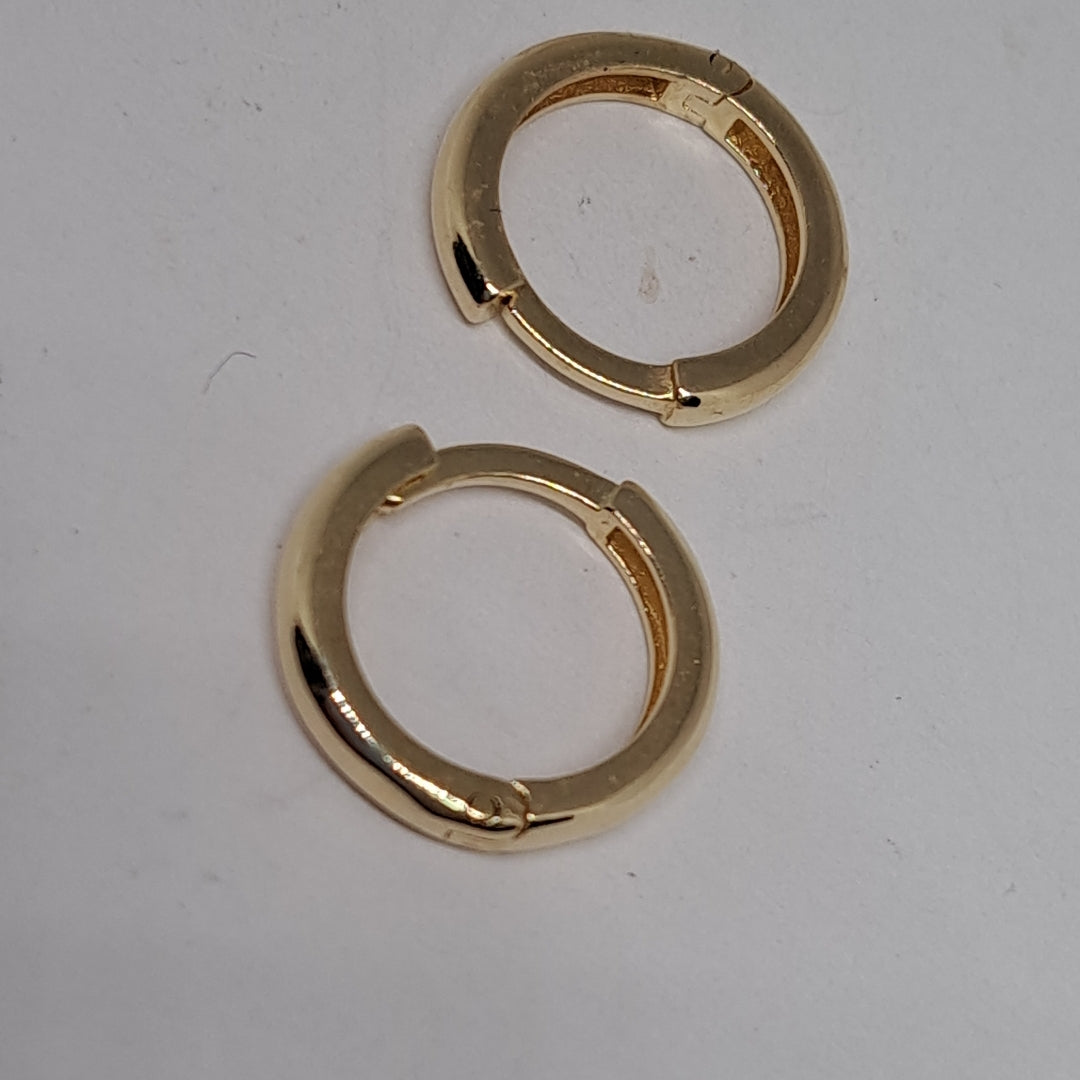 ARETES HUGGIES LISAS 14K 1.4 GR (NUEVO)