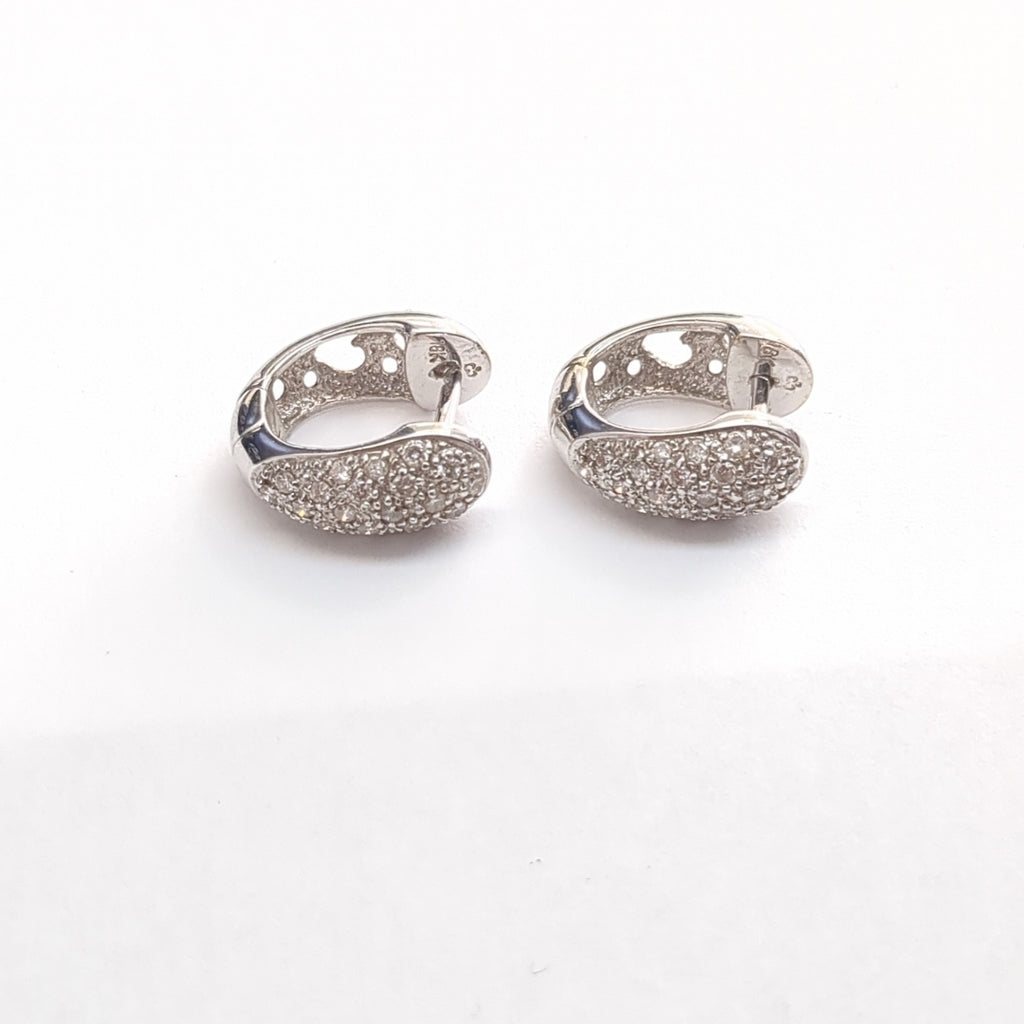 ARETES PAR ORO BLANCO 18 K 6,80 GRMS (SEMINUEVO)