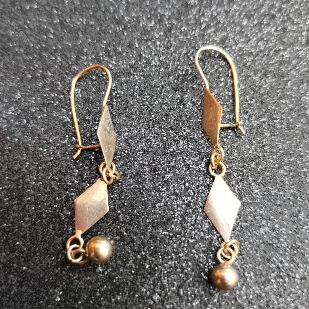ARETES PAR ORO 8 K 1.8 GRMS (SEMINUEVO)