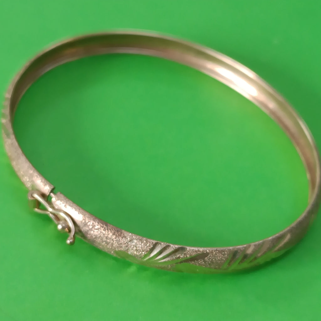 PULSERA RIGIDA ORO 10 K 4.4 GRMS (SEMINUEVO)