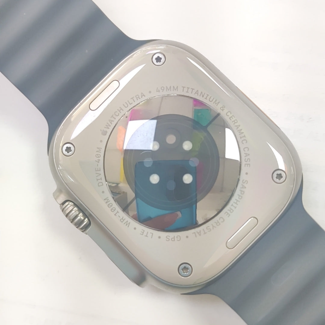 SMARTWATCH APPLE ULTRA TITANIO A2622 49 MM GPS + CELULAR (SEMINUEVO)