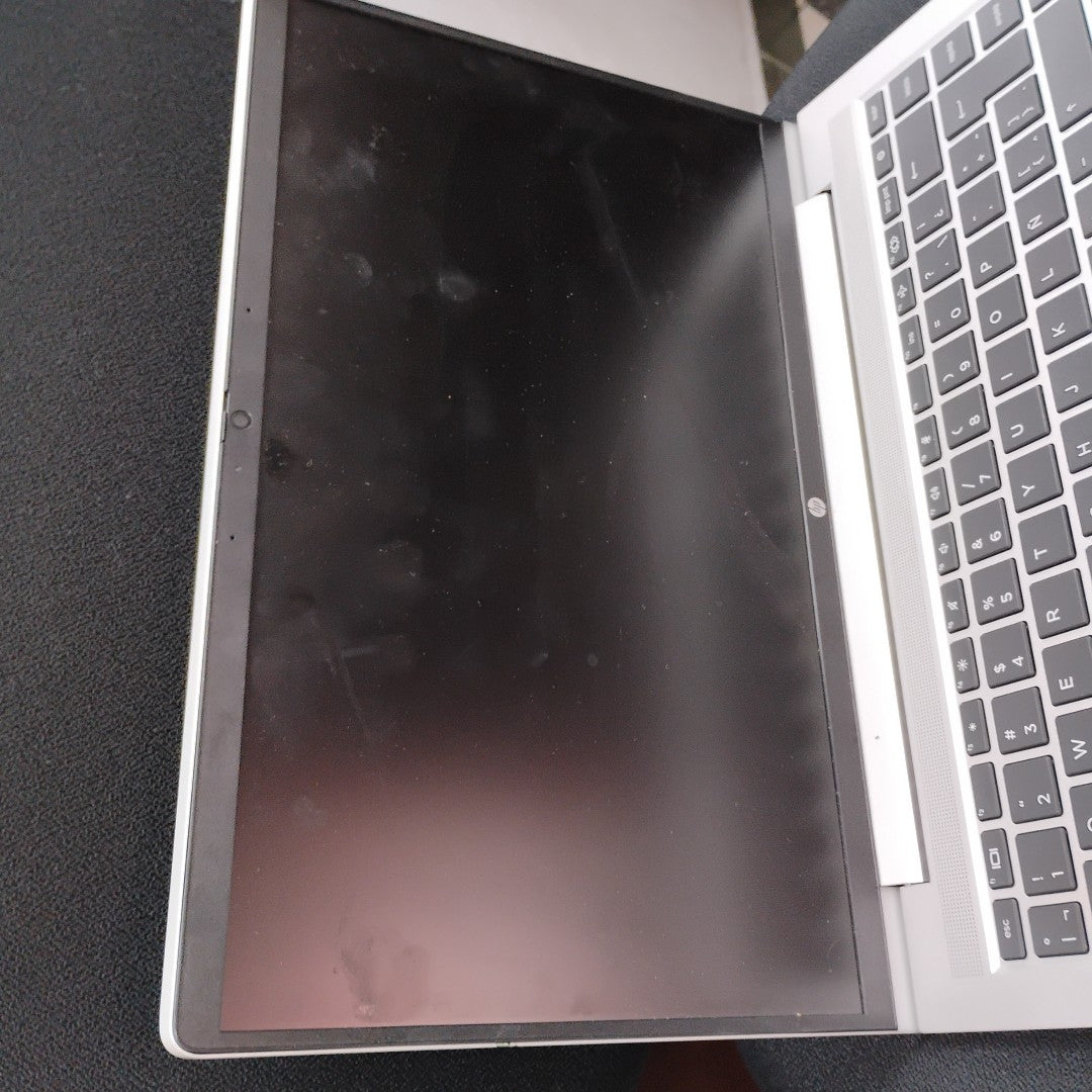 LAPTOP HP PROBOOK 440 G9 (2024) 512 GB SSD 16 GB RAM (SEMINUEVO)