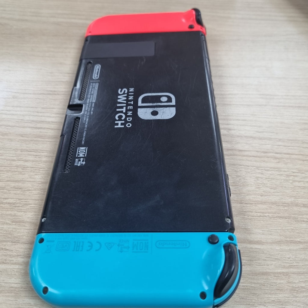 CONSOLA DE VIDEOJUEGO NINTENDO SWITCH 1.1 32 GB (SEMINUEVO)