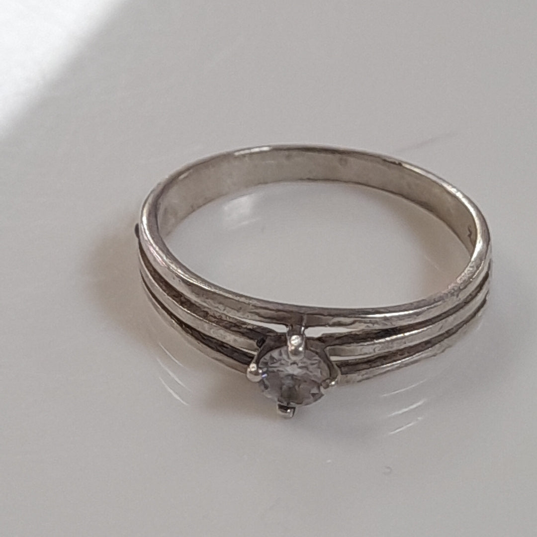 ANILLITO PLATA 1.9 GRMS (SEMINUEVO)