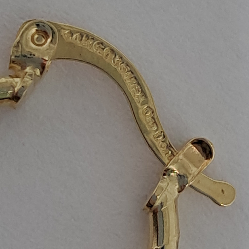 ARETES ARRACADAS ESTRIADAS 14K 1.4 GR (NUEVO)