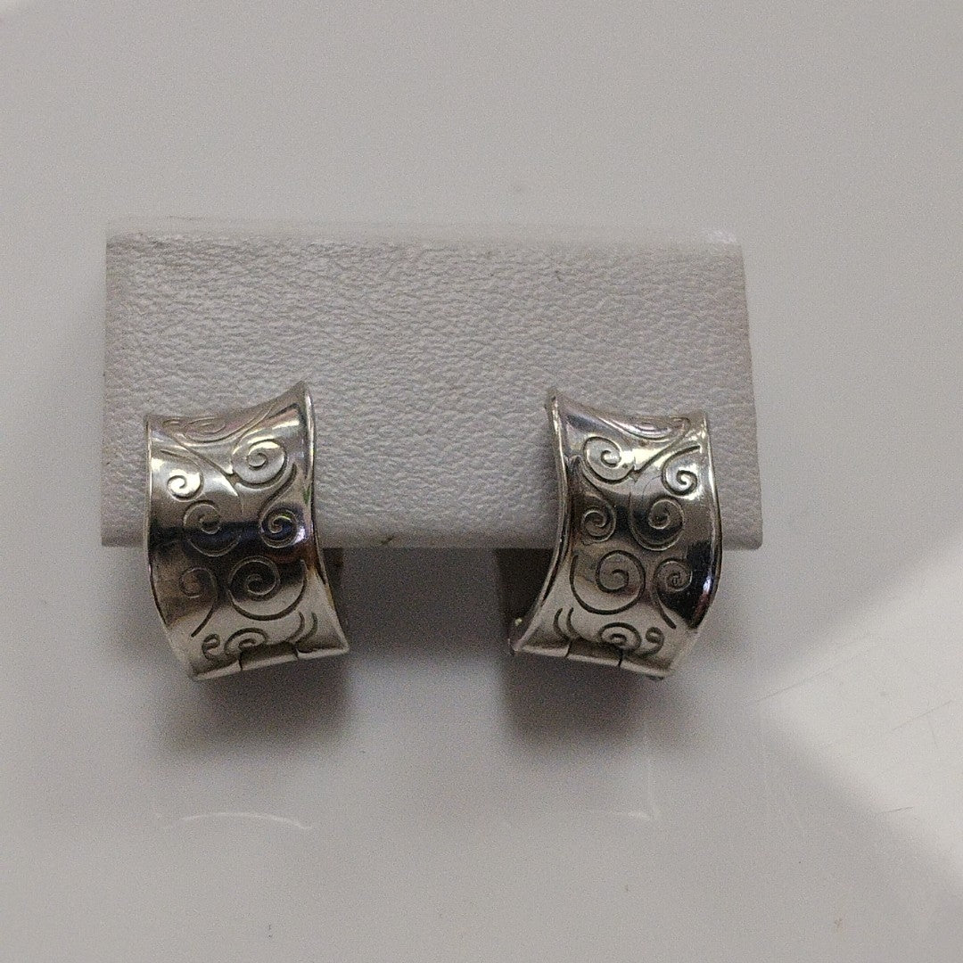 ARRACADAS PAR ORO BLANCO 14 K 4.6 GRMS (SEMINUEVO)