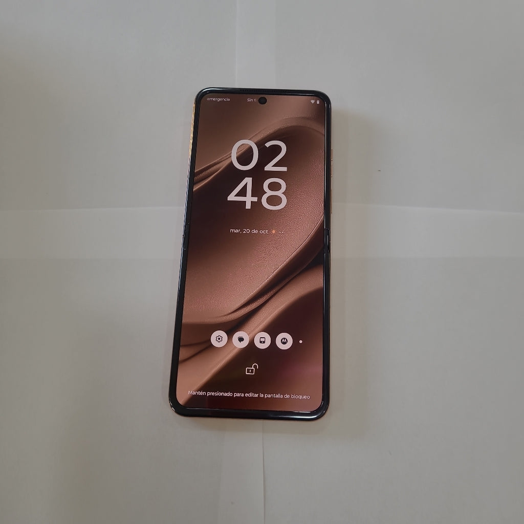 CELULAR MOTOROLA RAZR 50 ULTRA XT2451-3 (2024) 512 GB 12 GB RAM (SEMINUEVO)