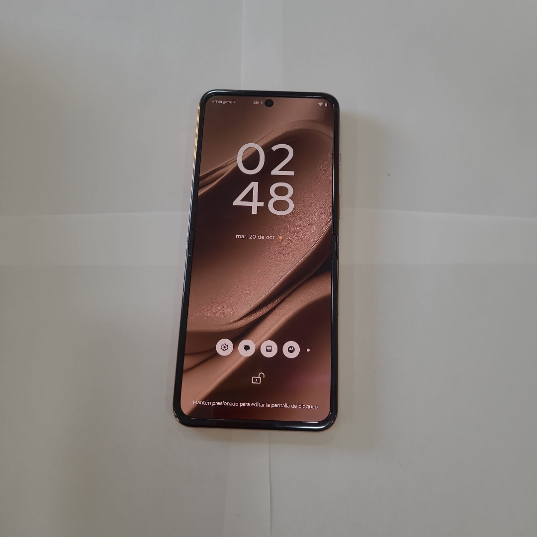 CELULAR MOTOROLA RAZR 50 ULTRA XT2451-3 (2024) 512 GB 12 GB RAM (SEMINUEVO)