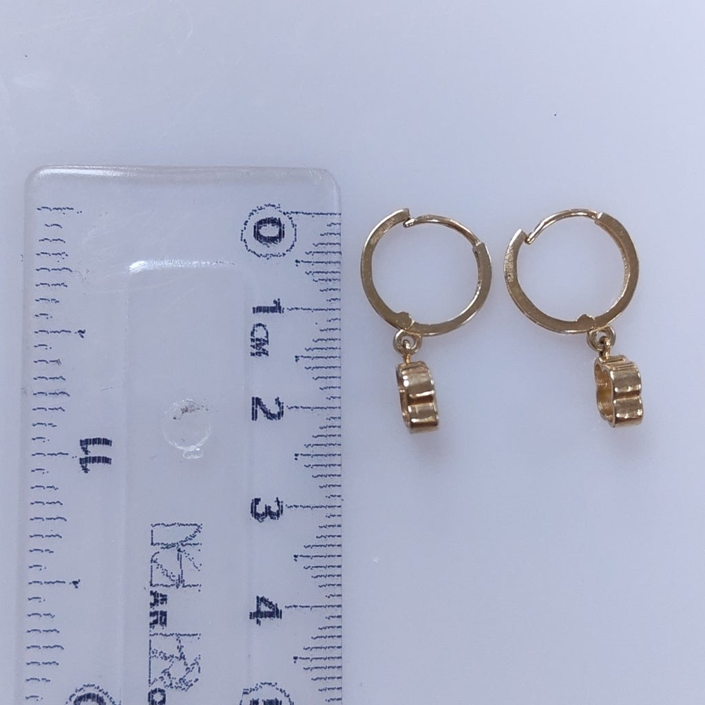 ARETES ARRACADAS CON DIJE 14K 2.4 GR (NUEVO)