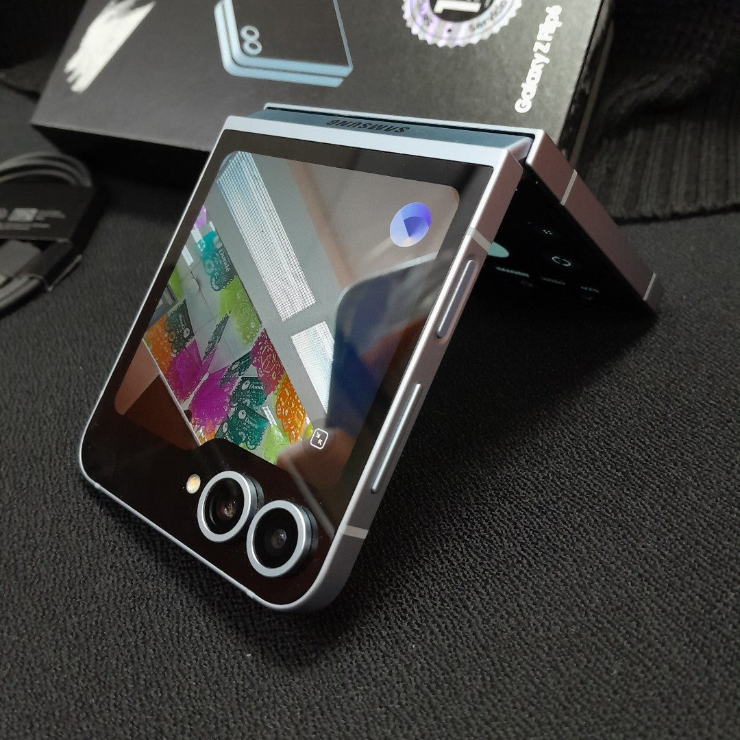 CELULAR SAMSUNG GALAXY Z FLIP 6 SM-F741B (2024) 512 GB 12 GB RAM (SEMINUEVO)