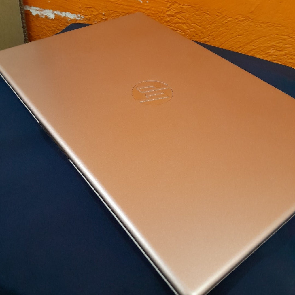 LAPTOP HP 15-FC0068LA (2024) 512 GB SSD 8 GB RAM (SEMINUEVO)