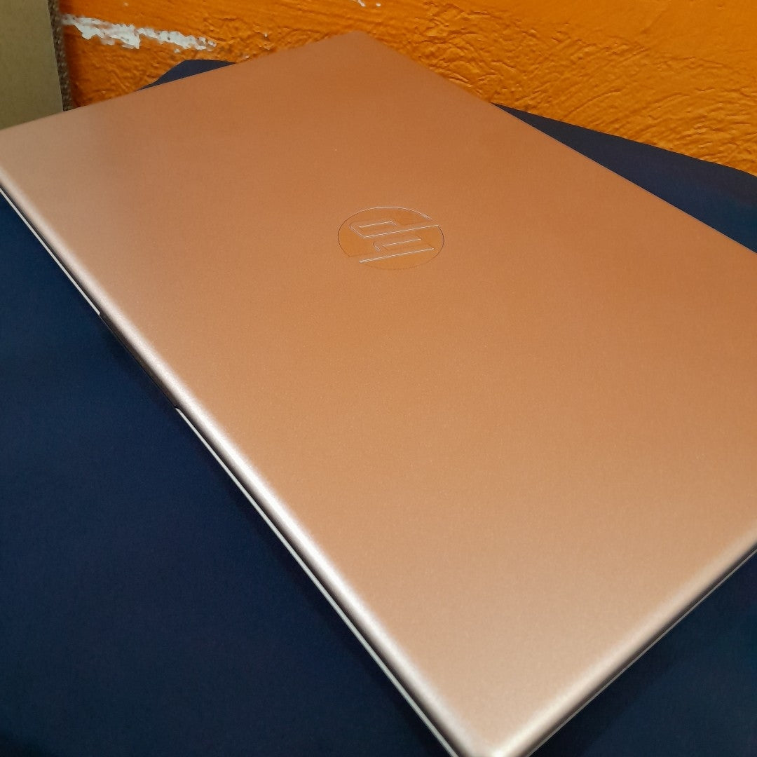 LAPTOP HP 15-FC0068LA (2024) 512 GB SSD 8 GB RAM (SEMINUEVO)