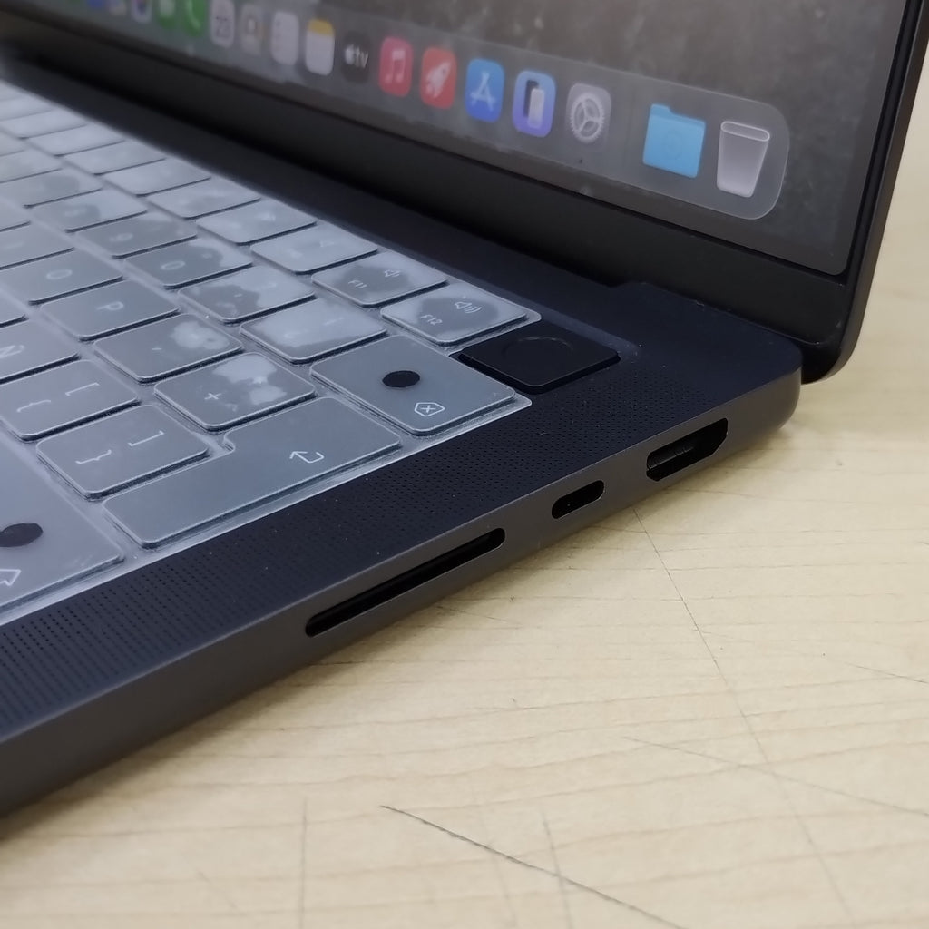 LAPTOP APPLE MACBOOK PRO 14" 2023 A2992 (CPU 12/GPU 18) 1 TB SSD 18 GB RAM (SEMINUEVO)