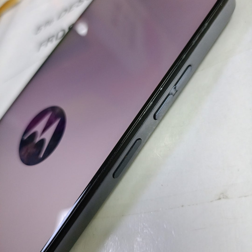 CELULAR MOTOROLA MOTO G15 XT2521-2 (2025) 256 GB 4 GB RAM (SEMINUEVO)