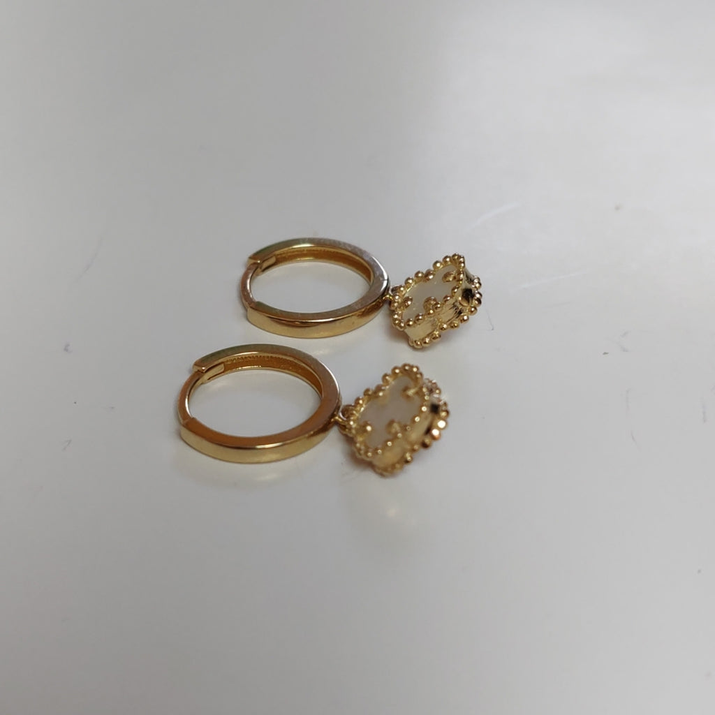 HUGGIES ORO 14K 2.1 (NUEVO)