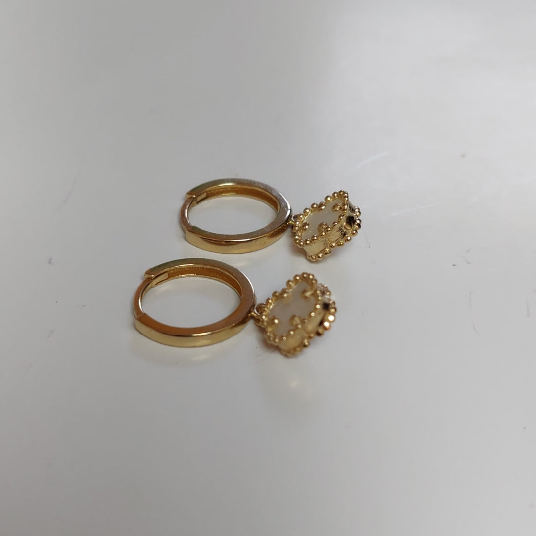 HUGGIES ORO 14K 2.1 (NUEVO)
