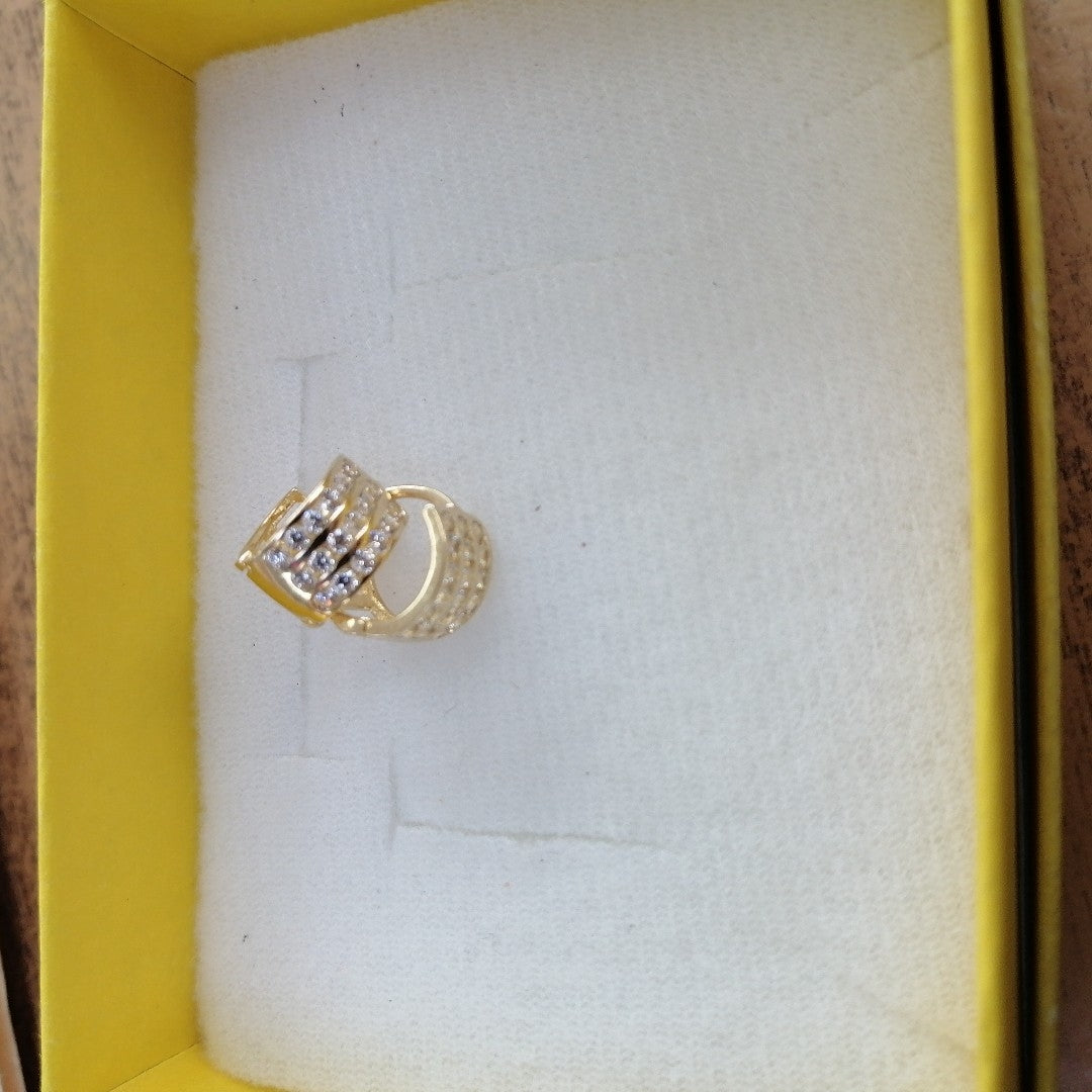 ARETES HUGGIES C CIRCONIA 14K 2.2 GR (NUEVO)