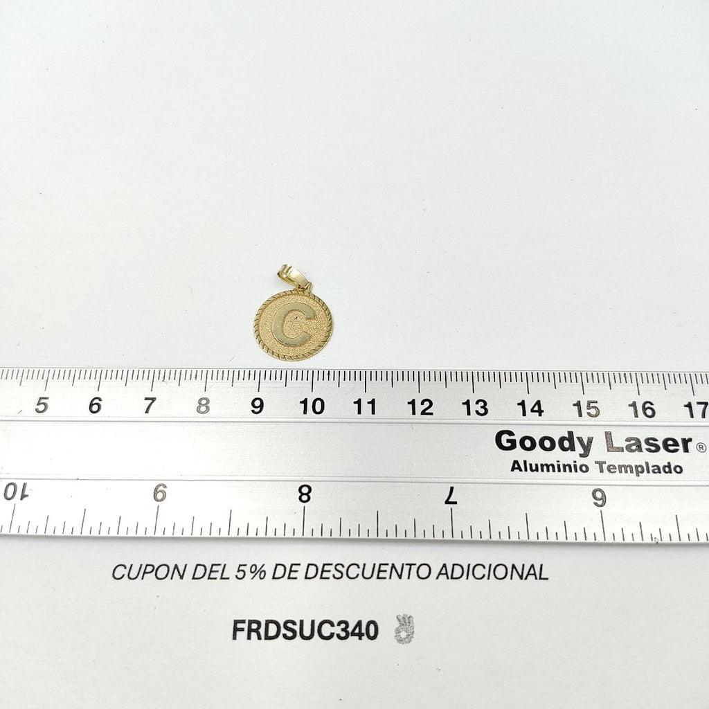 DIJE INICIAL C 14K 1.2 GR DLO 06 C (NUEVO)