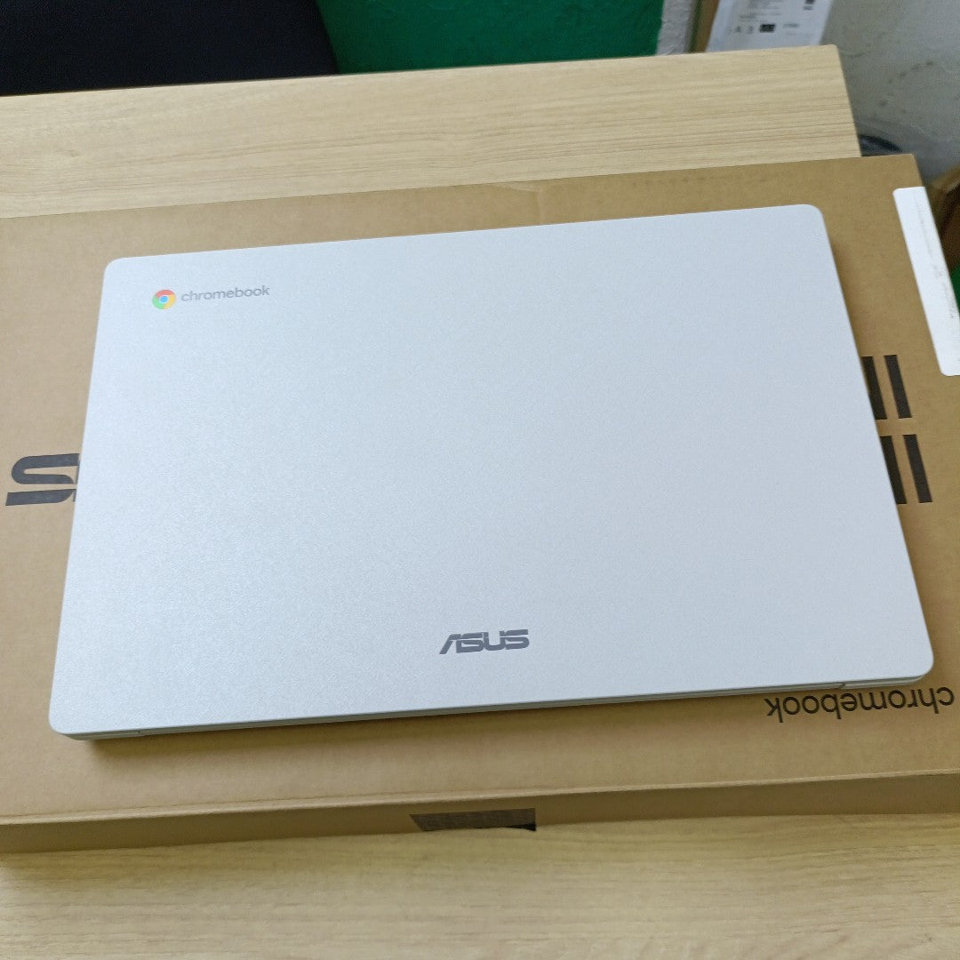 LAPTOP ASUS CROMEBOOK CX1405CTA C8G128-C1 (2025) 128 GB 8 GB RAM (SEMINUEVO)