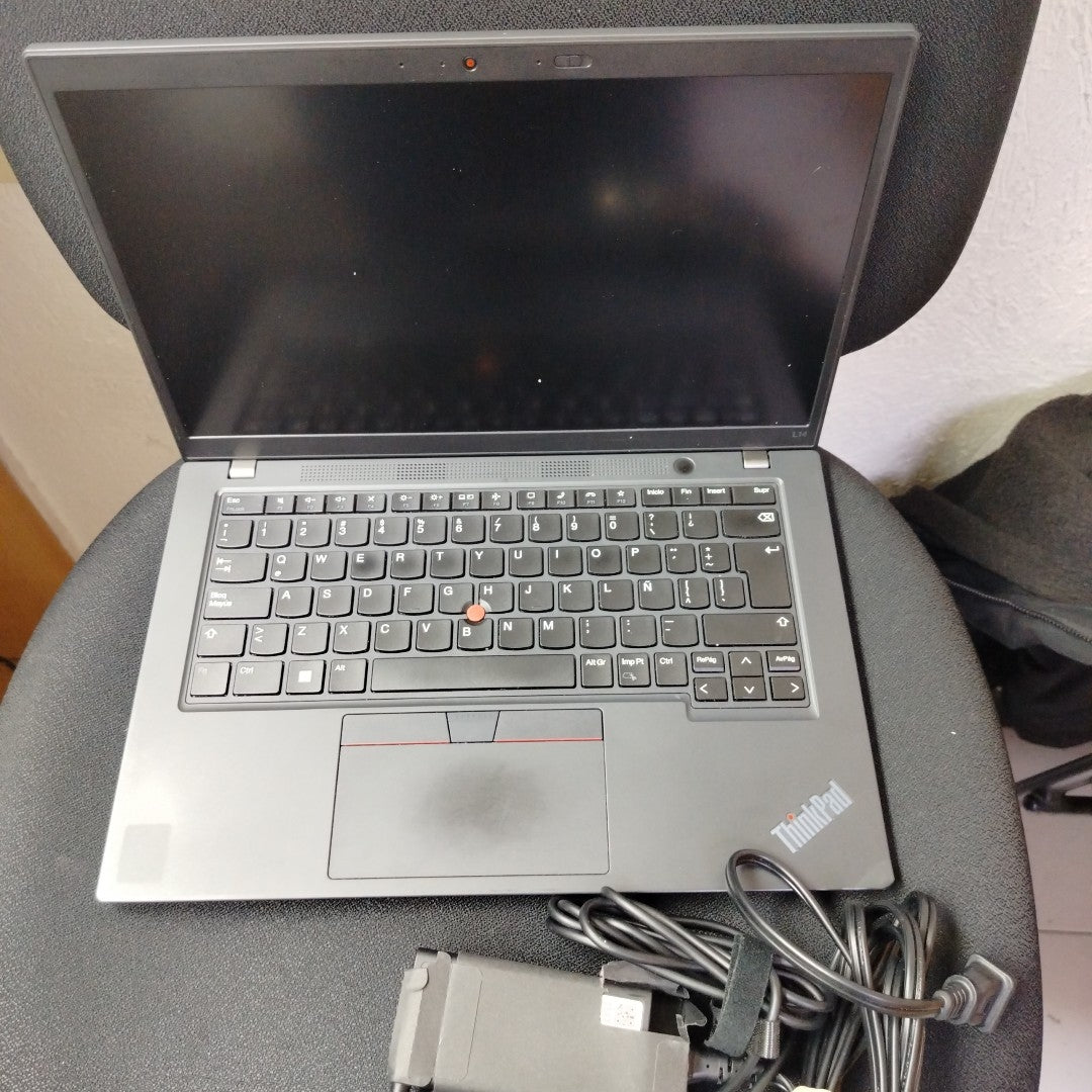 LAPTOP LENOVO THINKPAD E14 GEN 4 (2023) 512 GB SSD 8 GB RAM (SEMINUEVO)