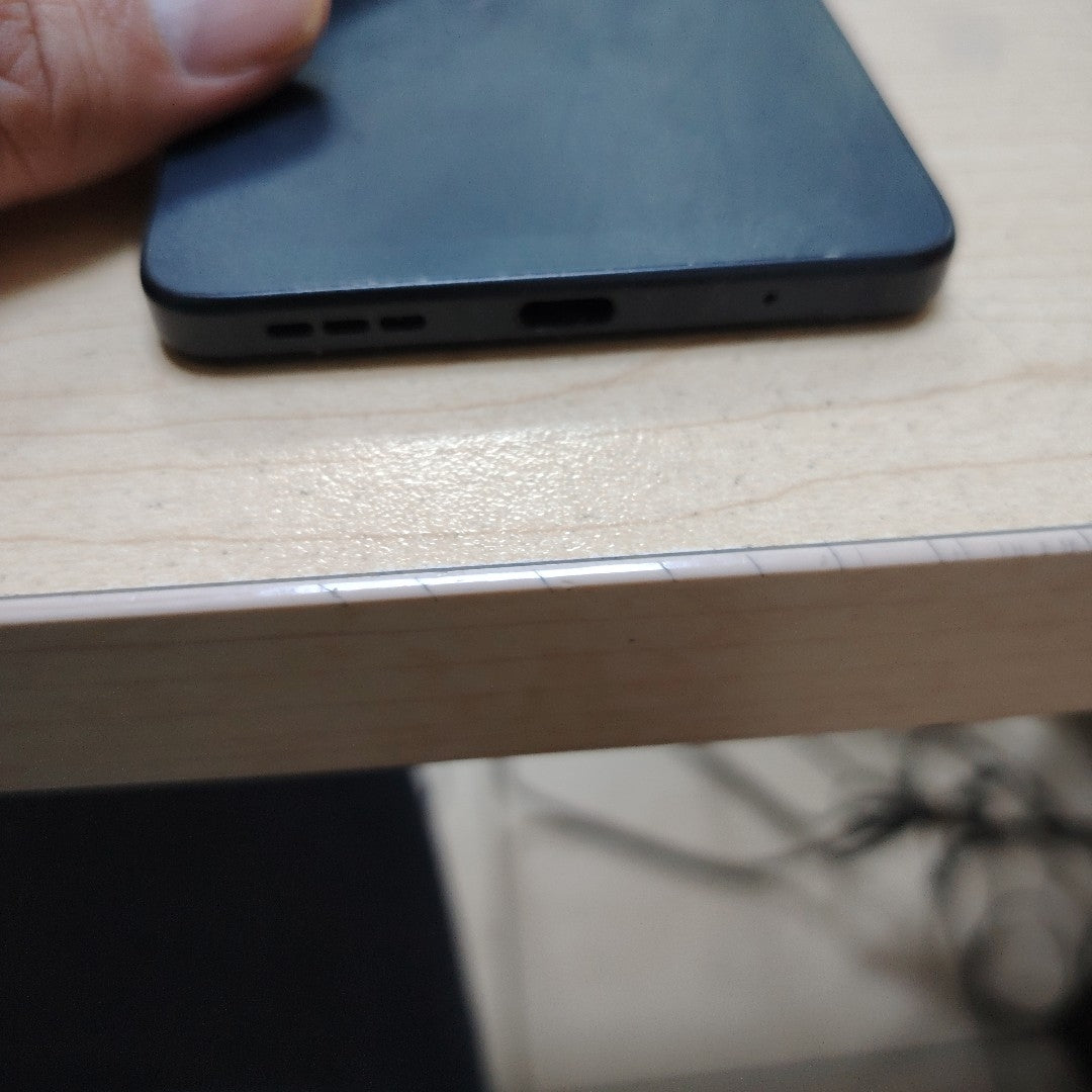 CELULAR MOTOROLA MOTO G24 XT2423-1 (2024) 128 GB 4 GB RAM (SEMINUEVO)