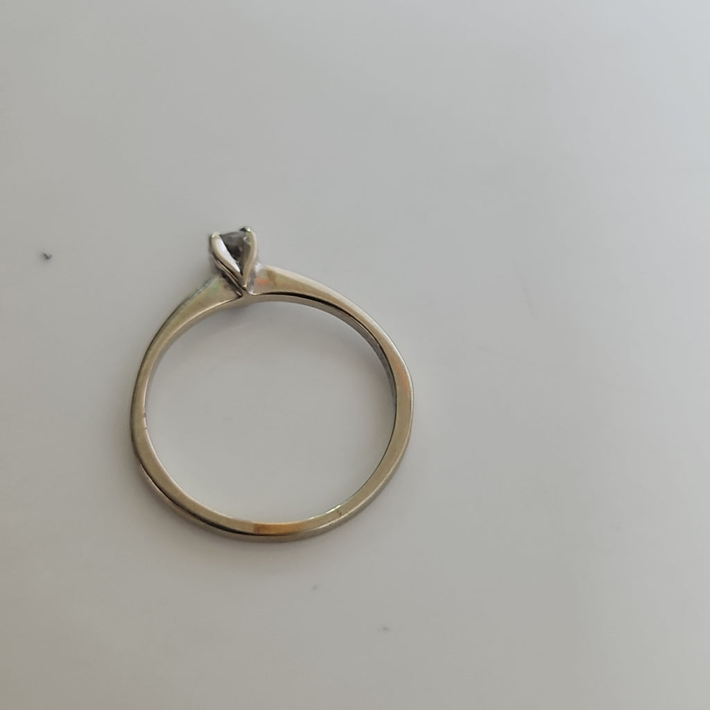 SOLITARIO ORO 10 K 1.6 GRMS (SEMINUEVO)