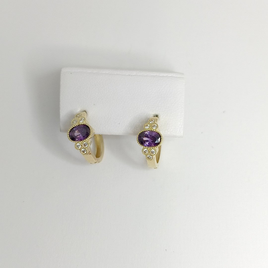 ARETES HUGGIES MORADO 14K 2.7 GR H 96 (NUEVO)
