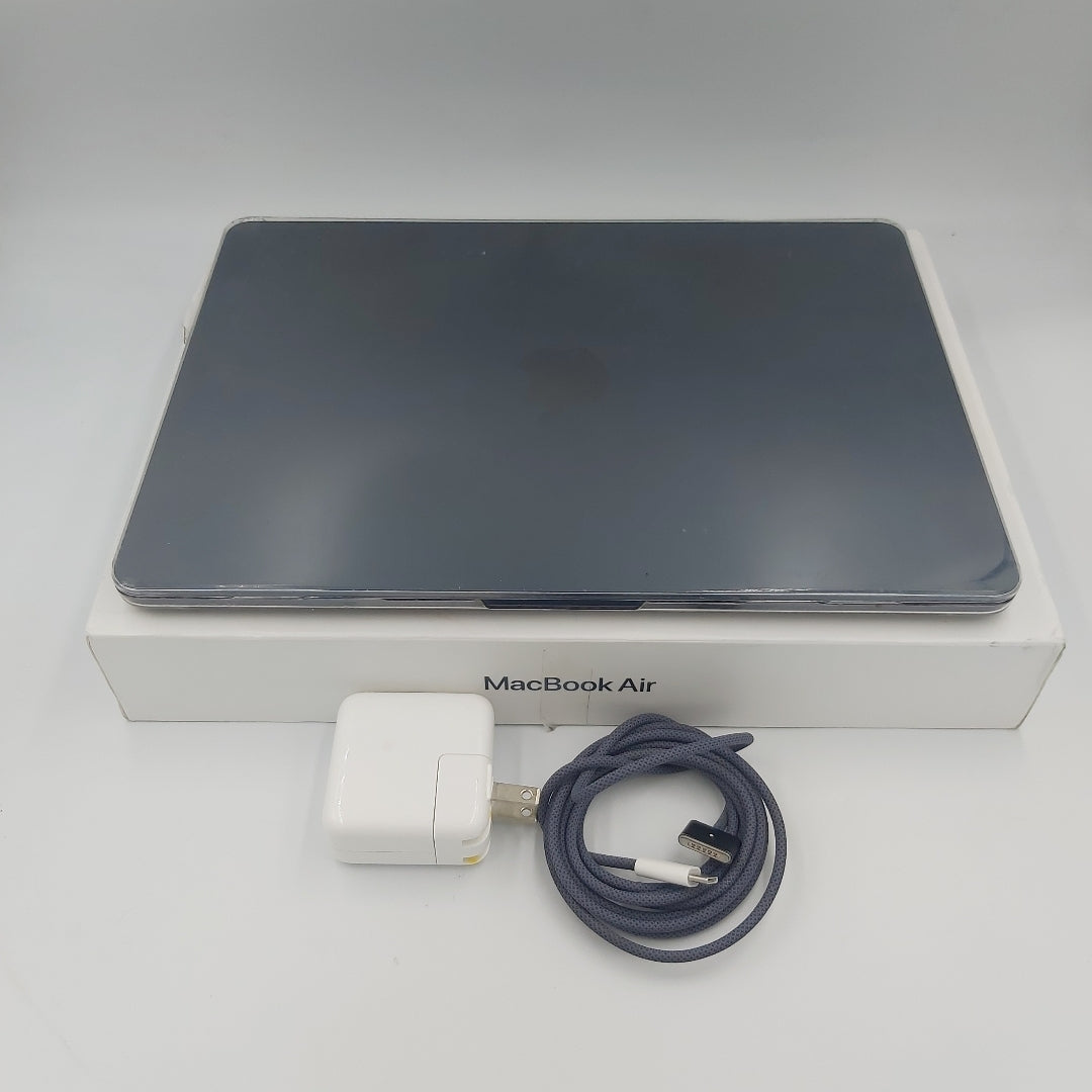 LAPTOP APPLE MACBOOK AIR 13&quot; 2022 3.49 A2681 (8 CPU/8 GPU) 256 GB SSD 8 GB RAM (SEMINUEVO)